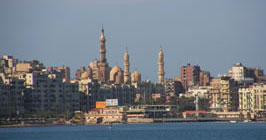Lo skyline dei minareti di Alessandria, Egitto.